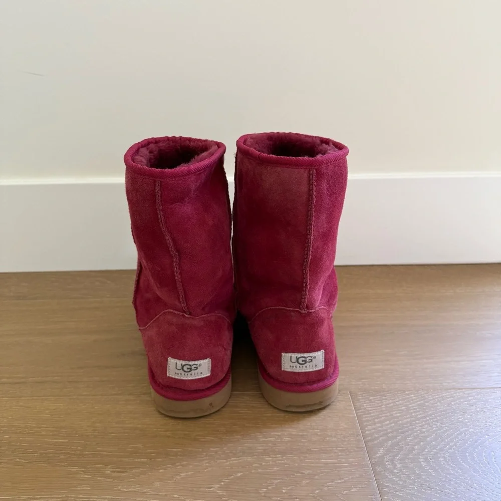 UGG Red Mid Boot - Picture 2 of 7